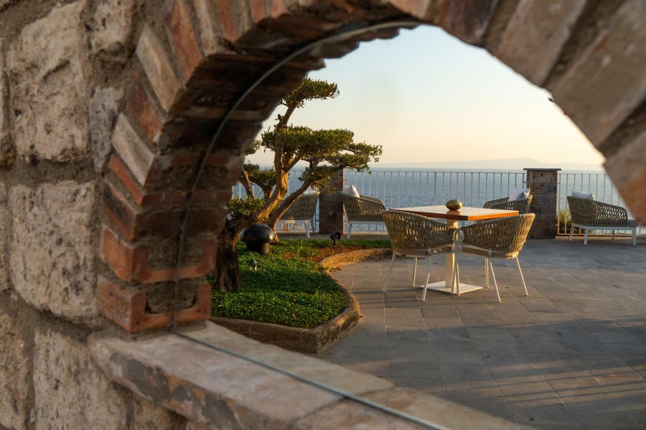 Hotel Lorelei Londres Sorrento Esterno foto